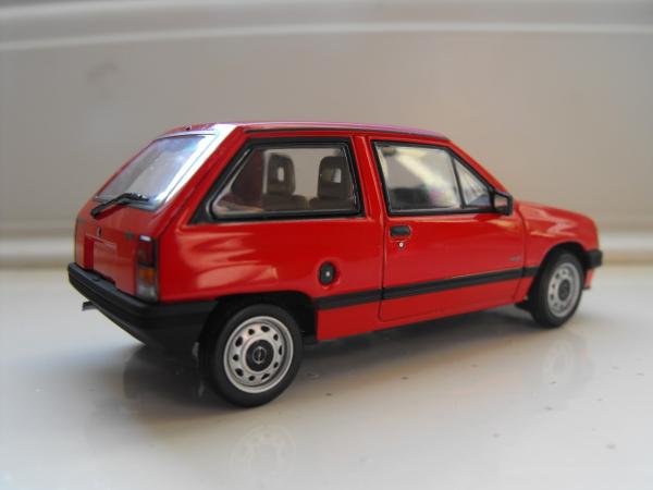 OPEL CORSA RED 1/43