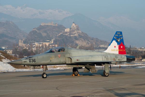 ITALERI F-5ESWISS AIR FORCE 1/72